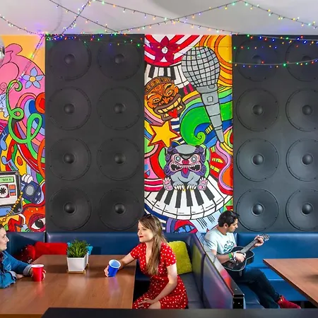 Hostal Let's Rock Party Hostel! Age Limit From 18 Until 40! Cracovia
