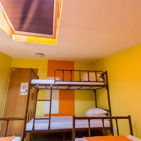 Let's Rock Party Hostel! Age Limit From 18 Until 40! Hostal *