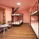 Let's Rock Party Hostel! Age Limit From 18 Until 40! * Cracovie