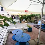 Auberge de jeunesse Let's Rock Party Hostel! Age Limit From 18 Until 40! *