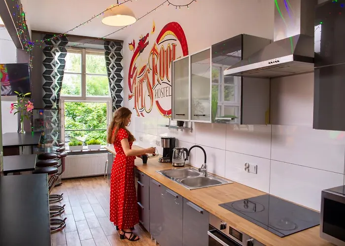 Let's Rock Party Hostel! Age Limit From 18 Until 40! Albergue Cracóvia