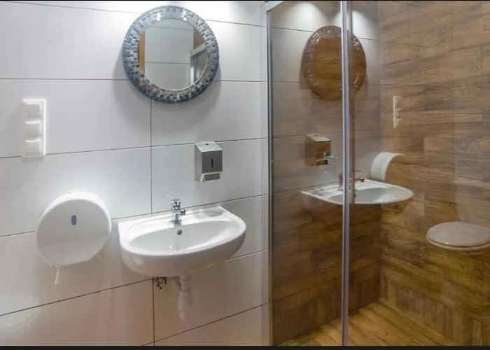 Let's Rock Party Hostel! Age Limit From 18 Until 40! Albergue