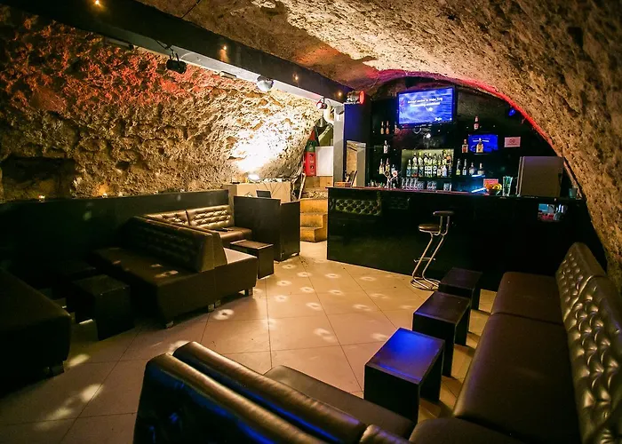 Let's Rock Party Hostel! Age Limit From 18 Until 40! Albergue *