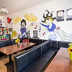Let's Rock Party Hostel! Age Limit From 18 Until 40! Hostel Krakau