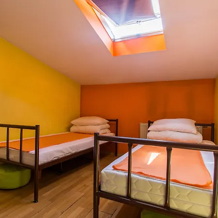 Let's Rock Party Hostel! Age Limit From 18 Until 40! אכסניה *