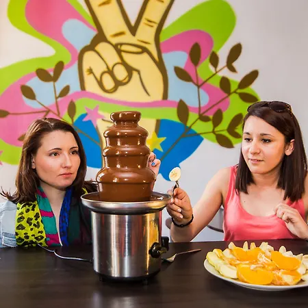 Let's Rock Party Hostel! Age Limit From 18 Until 40! אכסניה