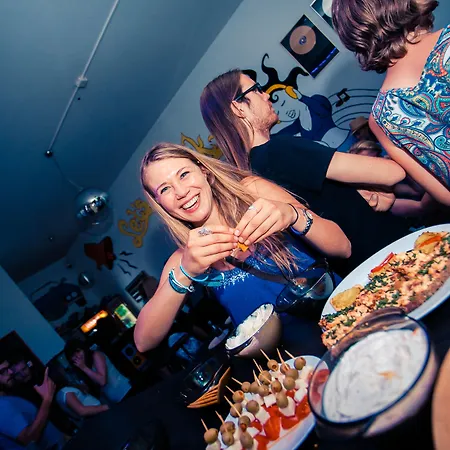 Ostello Let's Rock Party Hostel! Age Limit From 18 Until 40!