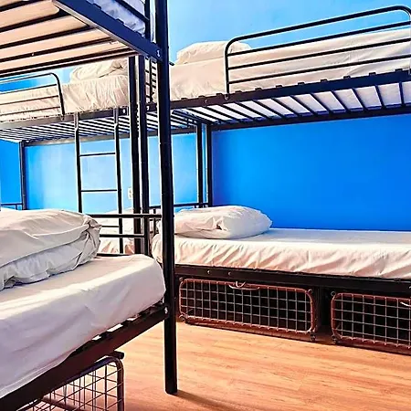 Hostel Let's Rock Party Hostel! Age Limit From 18 Until 40! Krakov