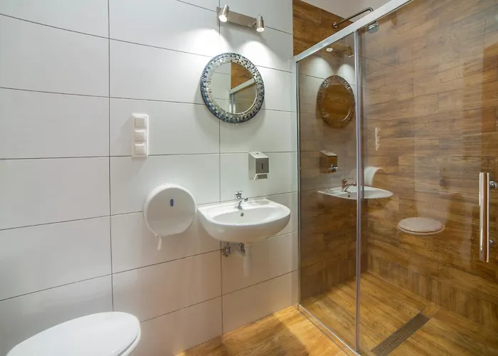 Let's Rock Party Hostel! Age Limit From 18 Until 40! 크라쿠프