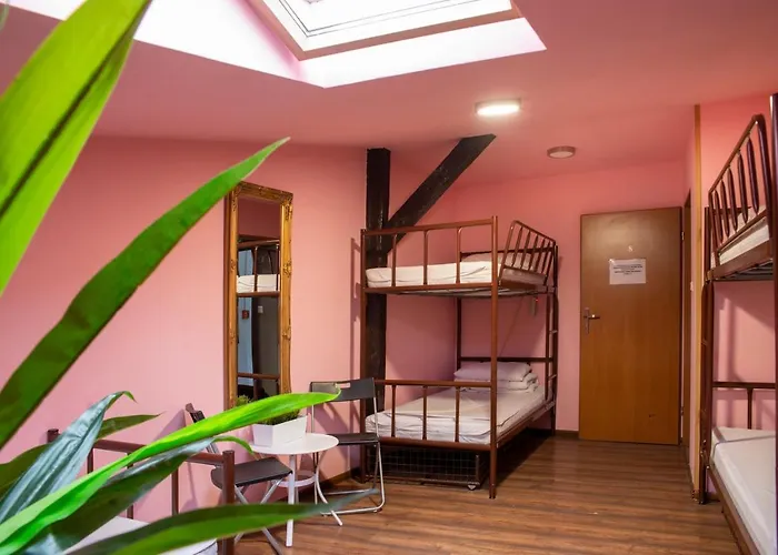 Let's Rock Party Hostel! Age Limit From 18 Until 40! Kraków