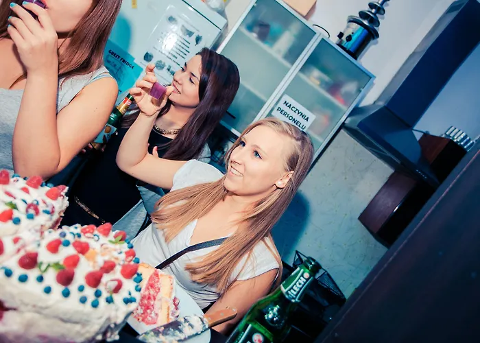 Let's Rock Party Hostel! Age Limit From 18 Until 40! * 크라쿠프