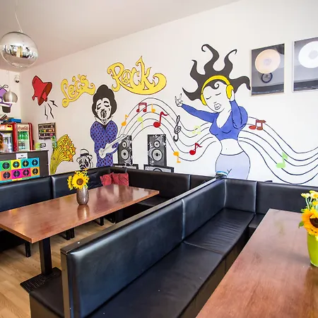Let's Rock Party Hostel! Age Limit From 18 Until 40! Hostel Krakow